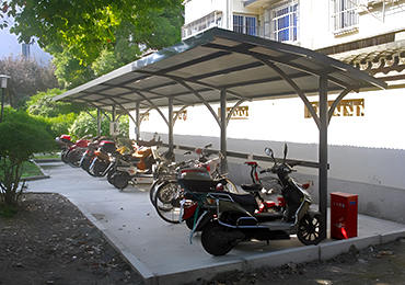 小區(qū)電瓶車充電車棚圖片